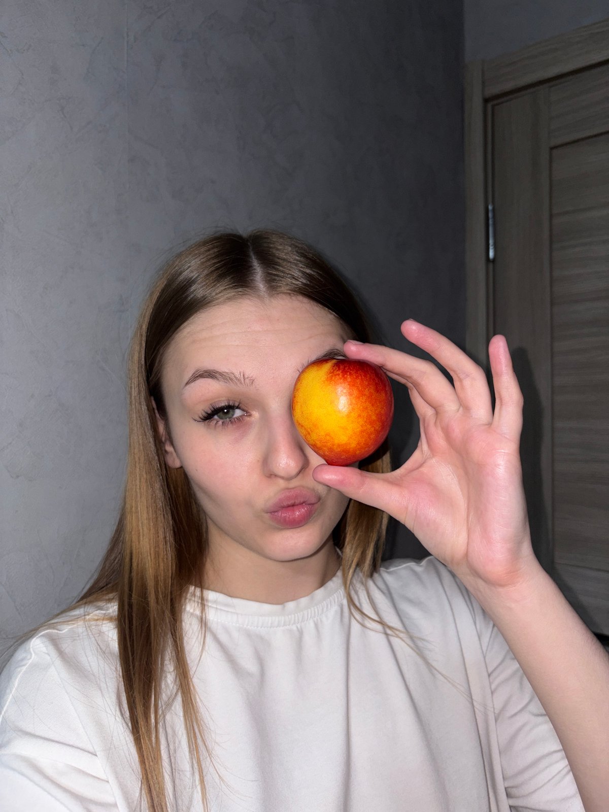 Evening skincare routine and nighttime street scene in Chaikovsky