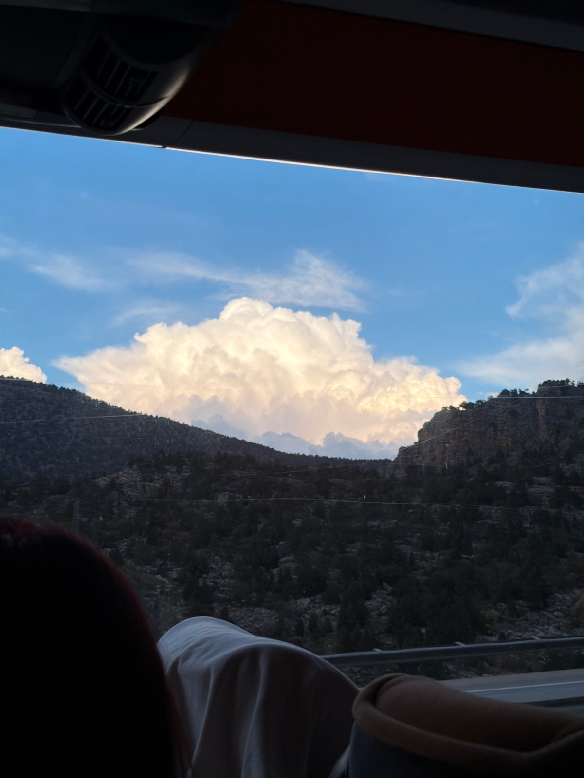 Cable car journey captures scenic mountain views in Seydişehir