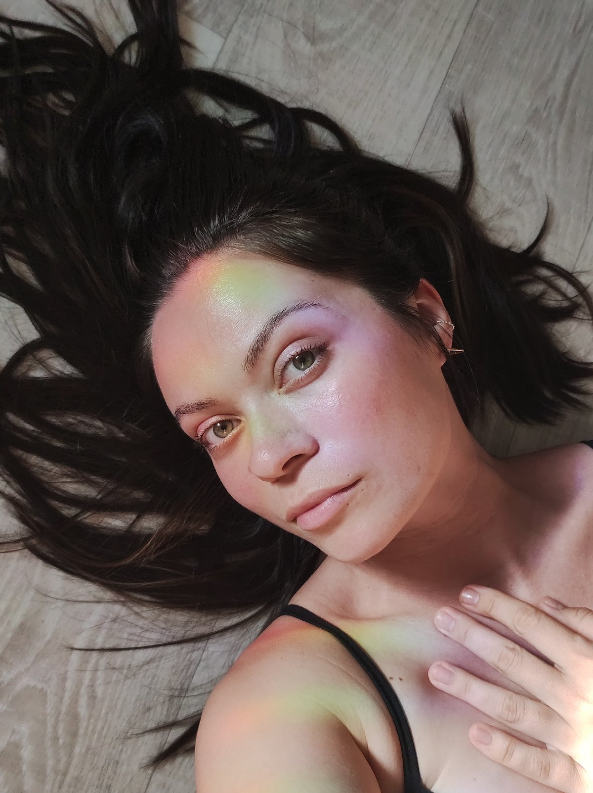 Portrait session captures woman in contemplative poses over 23 minutes