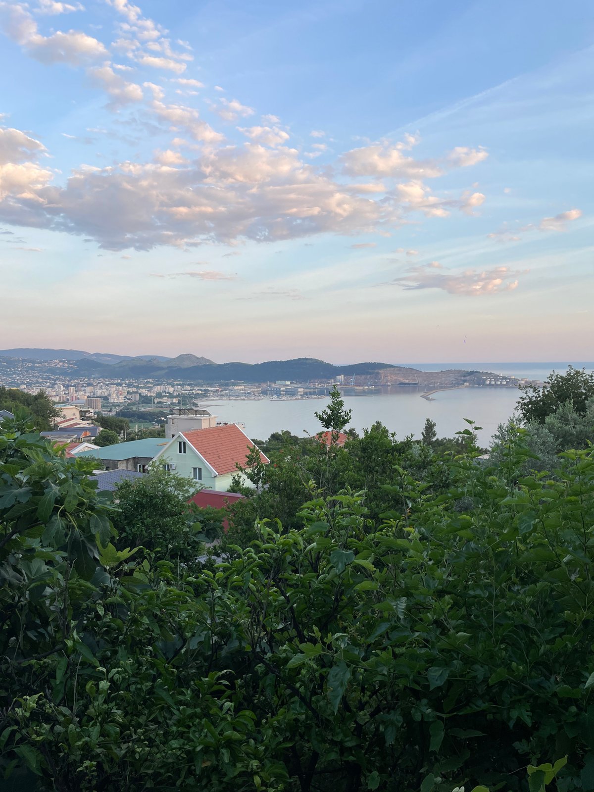 Witness captures scenic coastal views of Šušanj, Montenegro