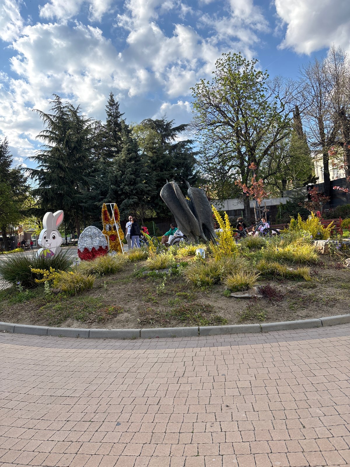 Quiet afternoon moments captured in Kazanlak city park