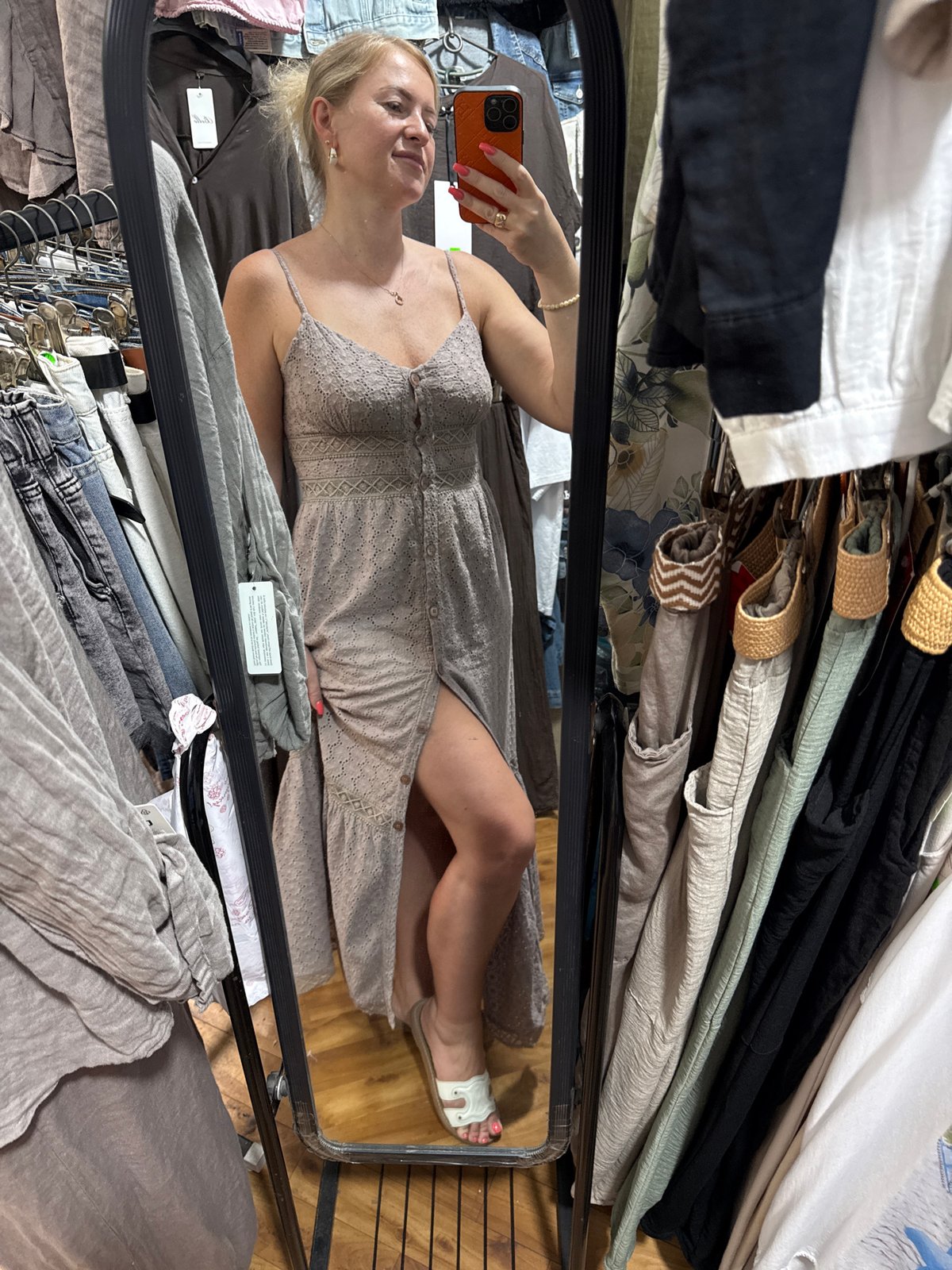 Selfies from a Dnipro clothing store, lacy outfits and gold jewelry