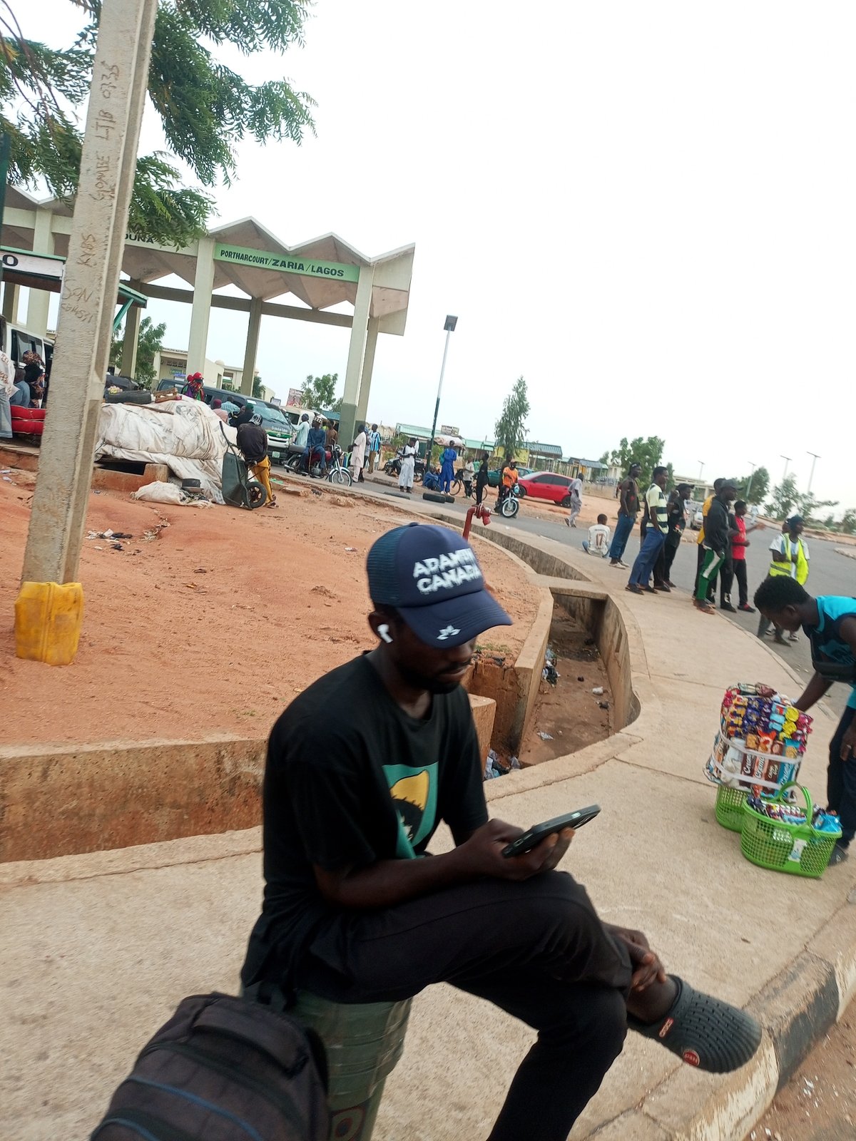 Daily commerce and transport activity documented in Abarakan, Niger