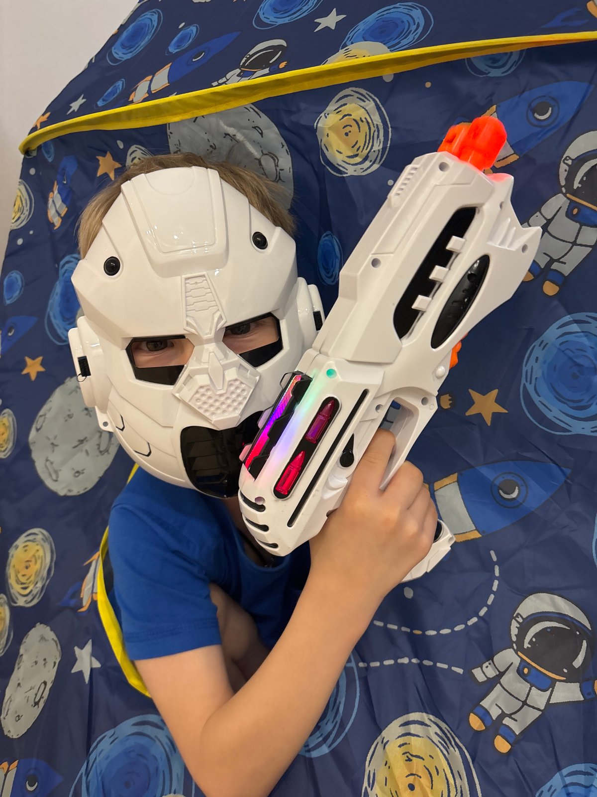 Child's imaginative play session documented in Chaikovsky, Russia