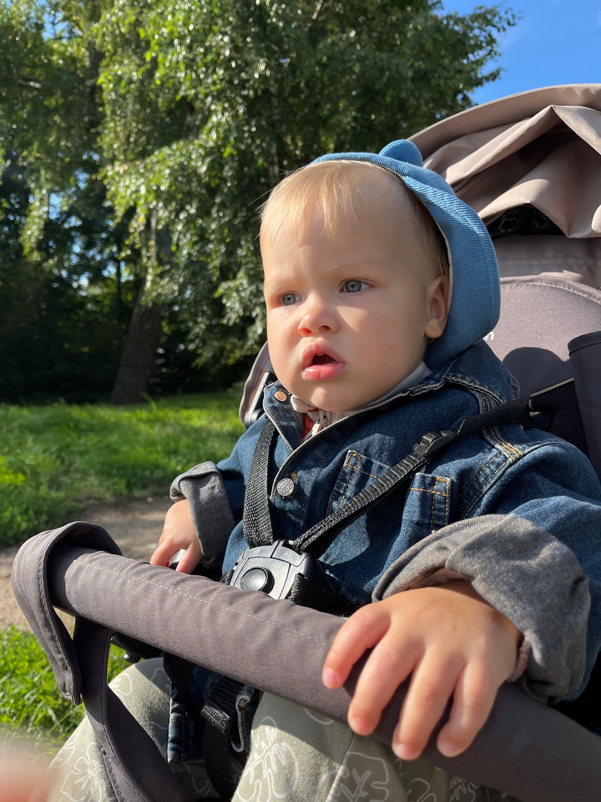 Stroller moment and selfie outside a Pionersky apartment block