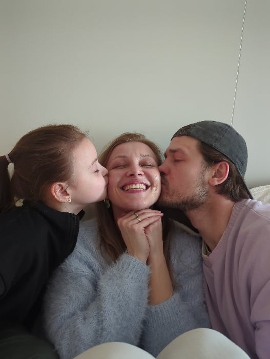 Family moments captured across afternoon in Moscow residences