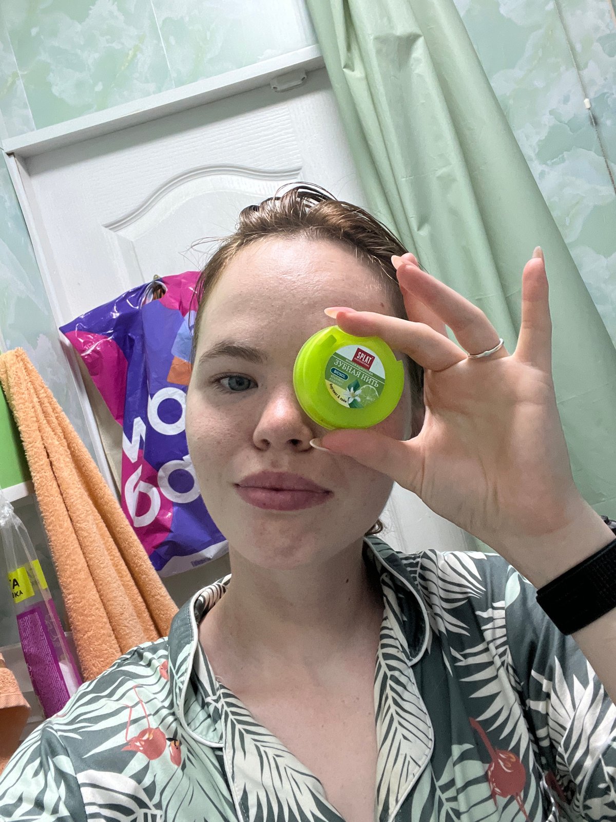 Late-night skincare and selfies in a Chaikovsky bathroom
