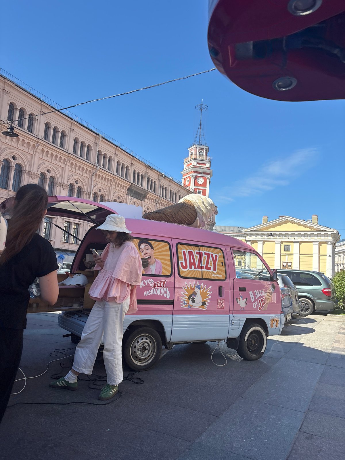 Wandering Saint Petersburg's historic center on a sunny afternoon