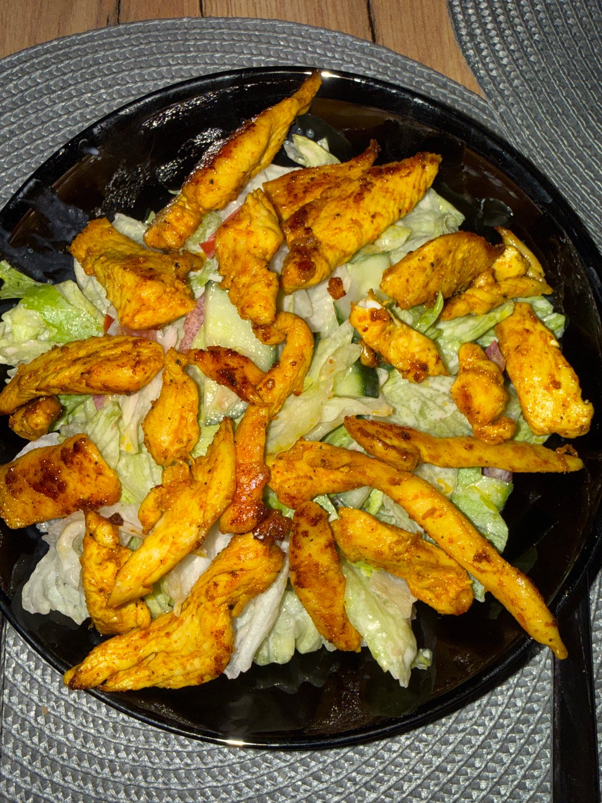 Home cook documents spiced chicken salad dinner in Varna