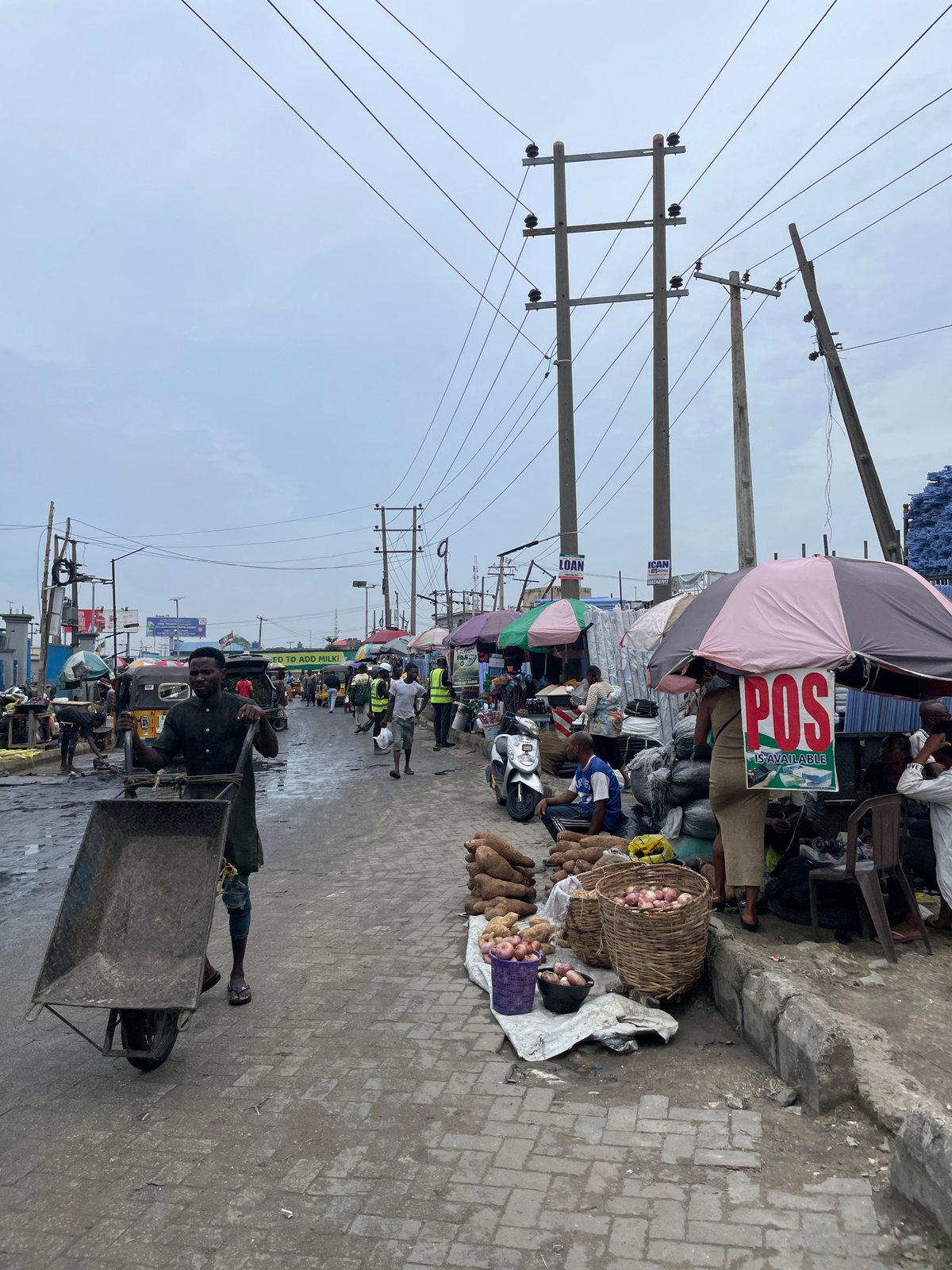 Lagos street markets buzzing with vendors, shoppers during morning hours