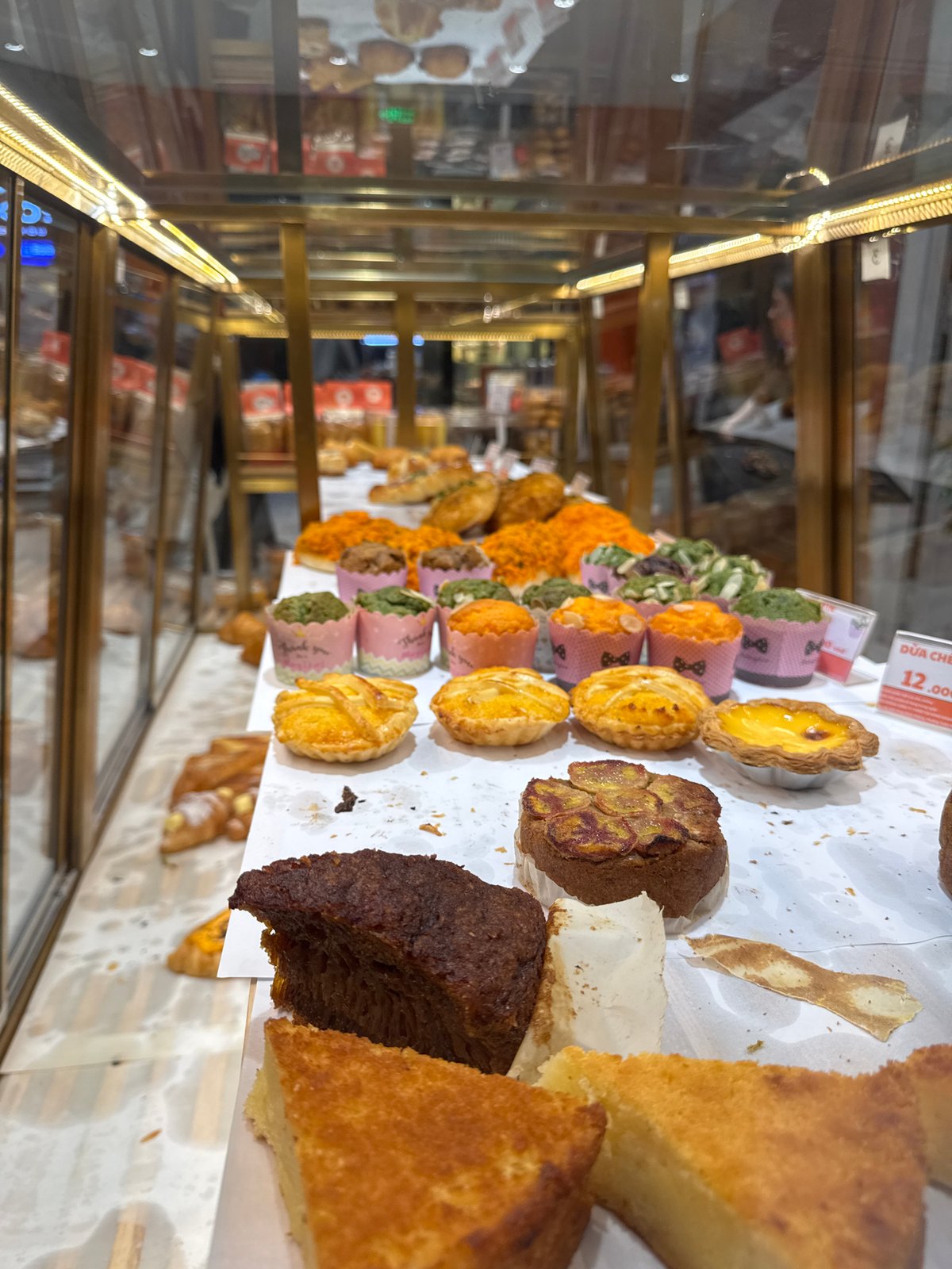 Da Lat bakery visits and street scenes documented