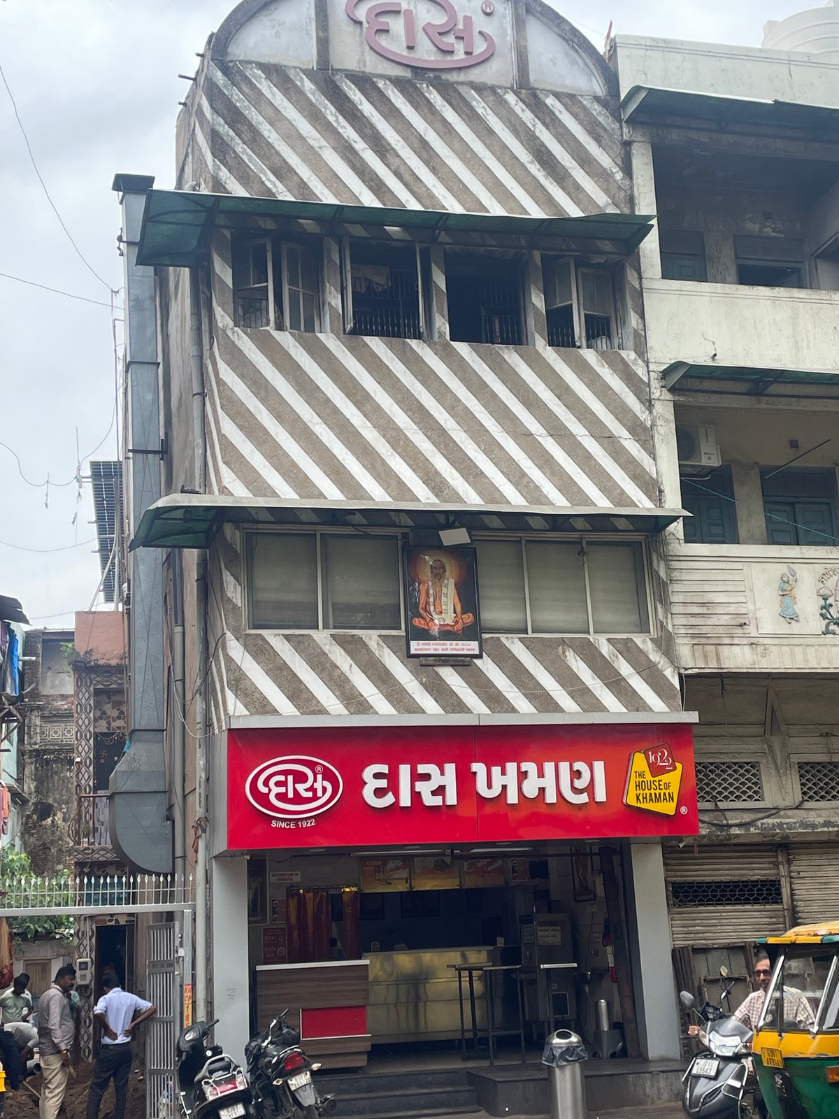 Das Khaman's century-old facade and a nearby Ahmedabad building