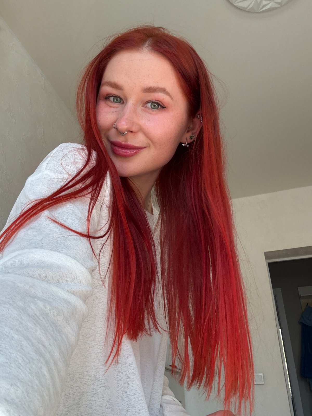 Red-haired woman photographed in portrait session, Rostov-on-Don