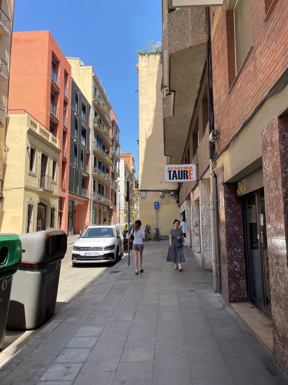 Street-level Barcelona: murals, narrow lanes, and sunny plazas