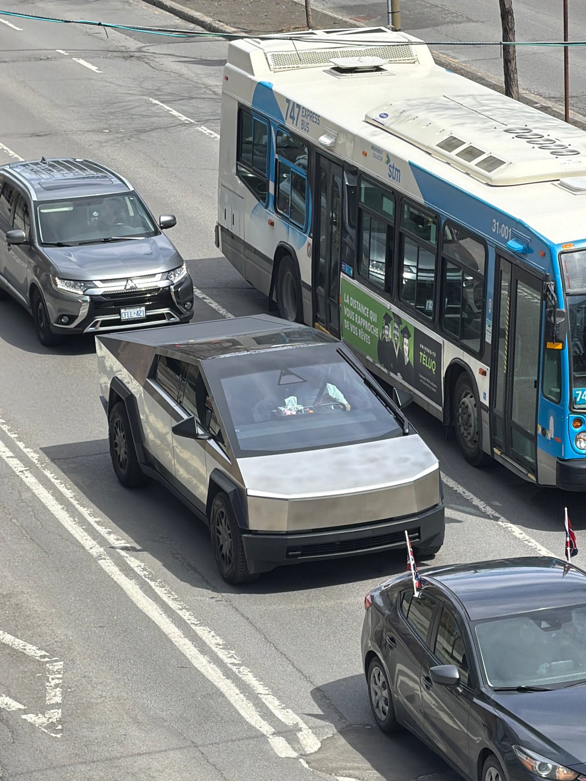 Montreal residents document transit, cooking during evening hours