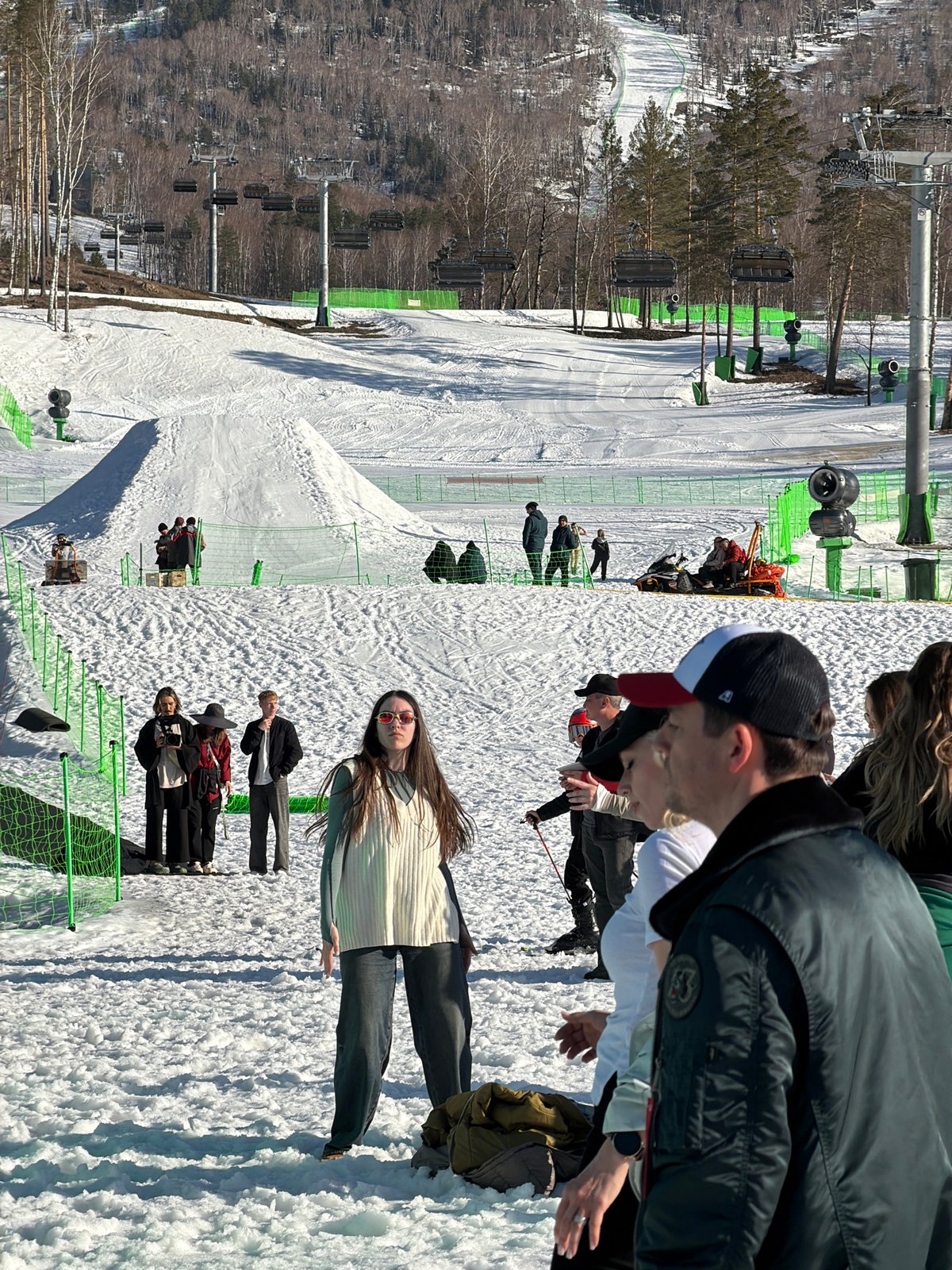 Winter festival draws crowds to Russian ski resort