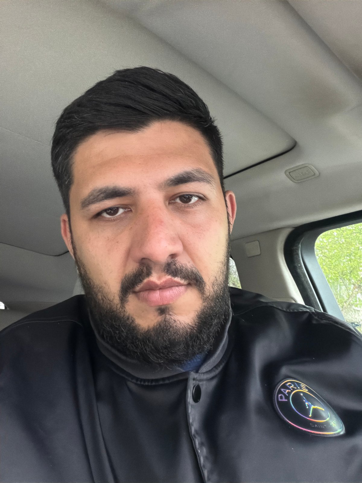 PSG fan spotted in Range Rover during Krasnoyarsk rain