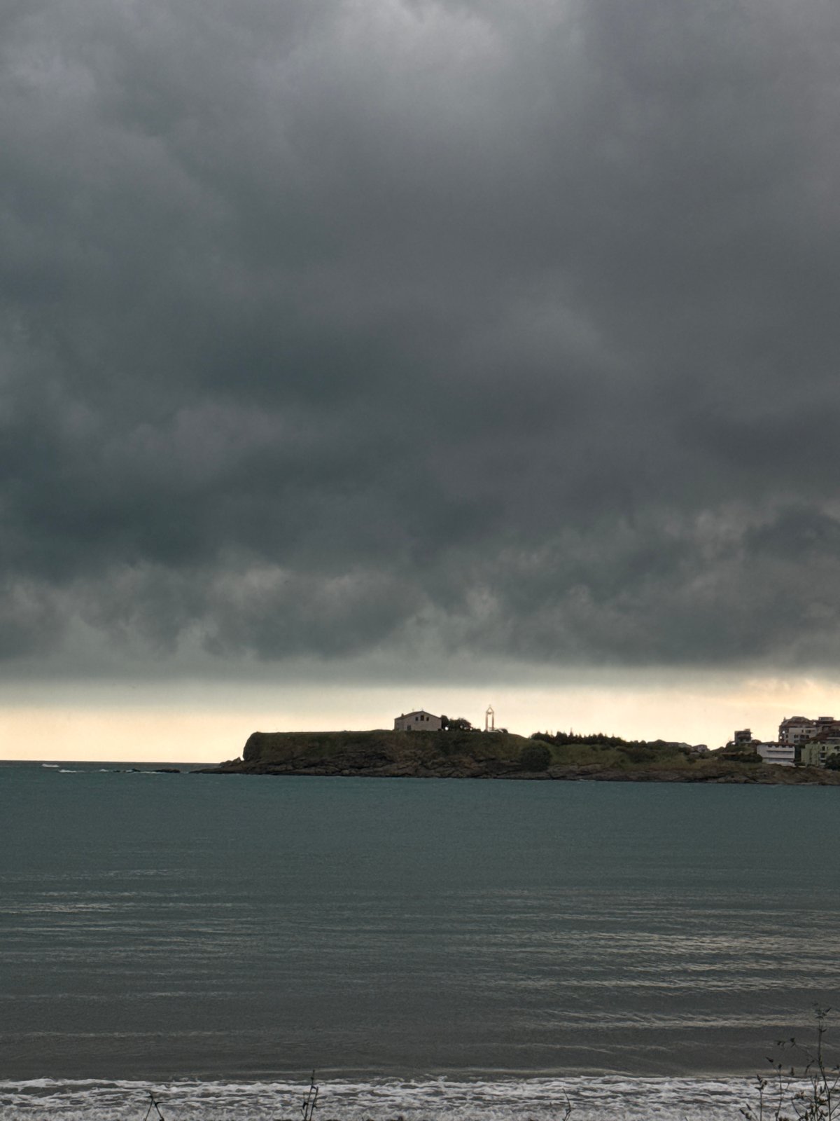 Overcast afternoon documented around Tsarevo coastal club scene