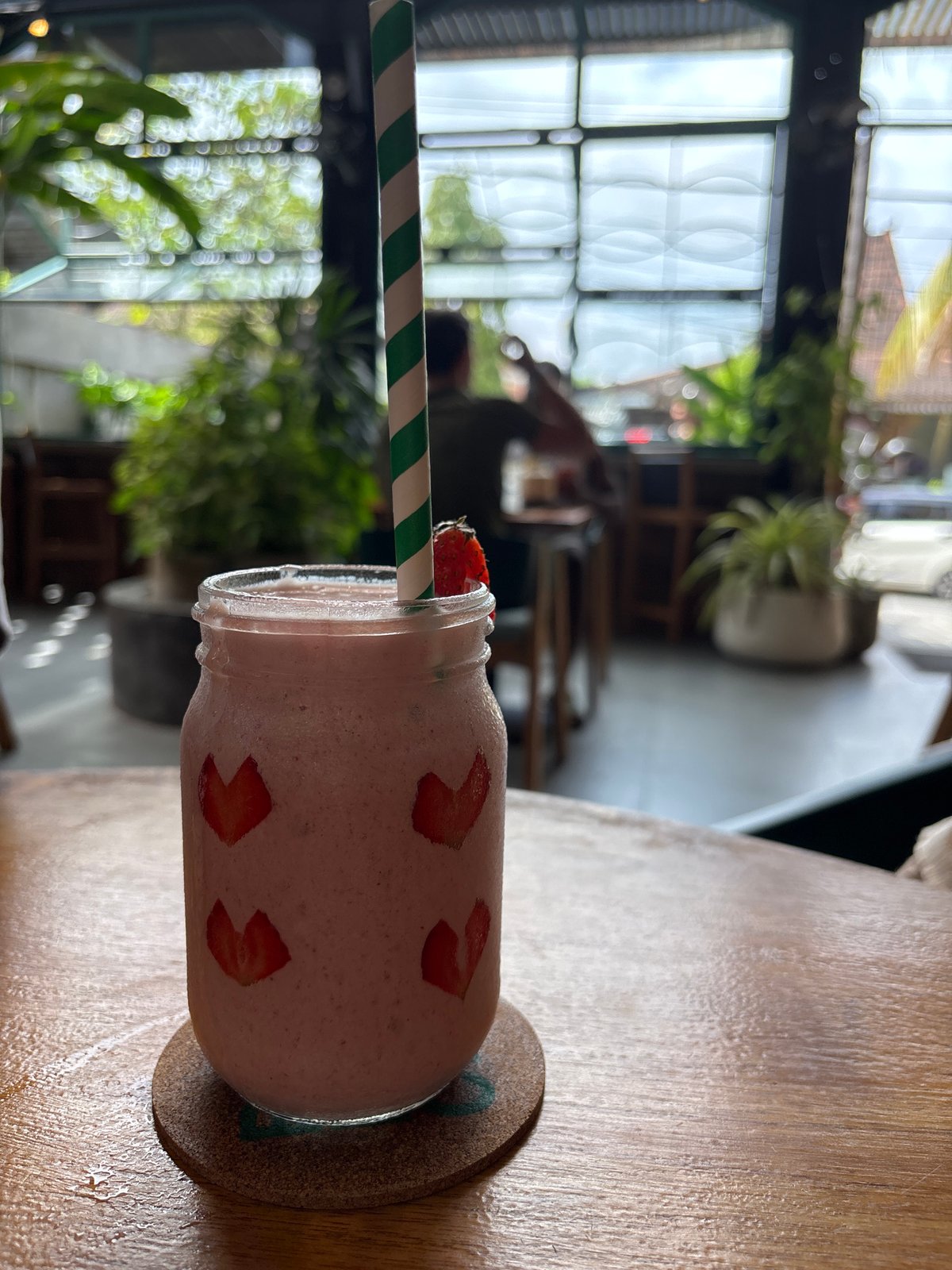 Brunch dining experience documented at Mengwi cafe