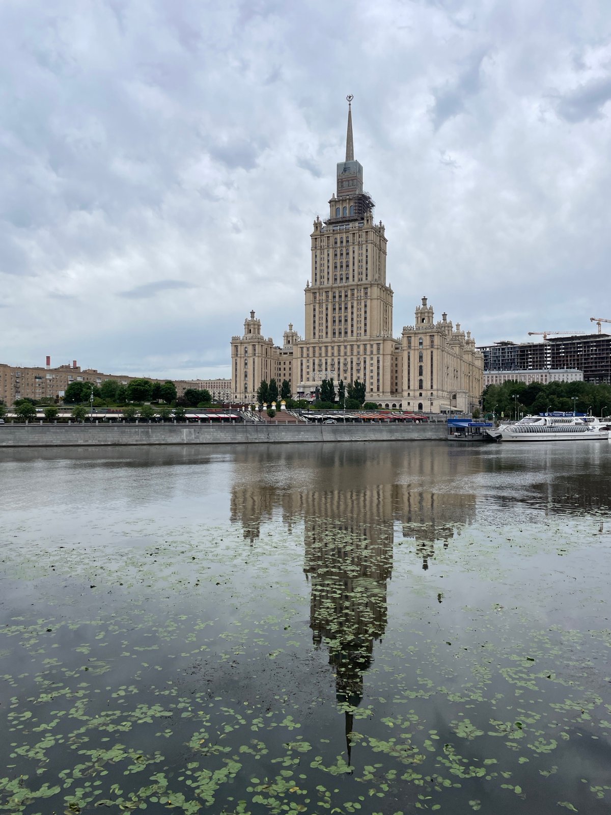 Moscow riverfront: Hotel Ukraina to Moscow-City on a grey morning