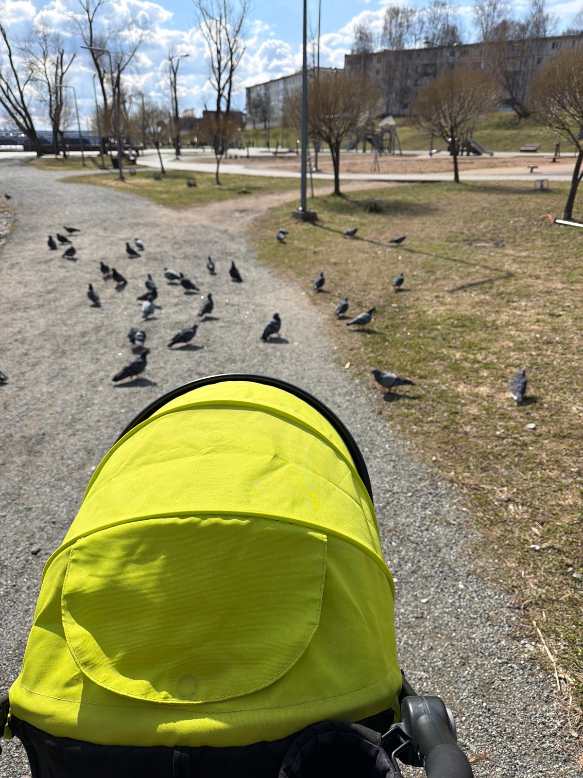 Spring stroll with stroller documented in Votkinsk parks