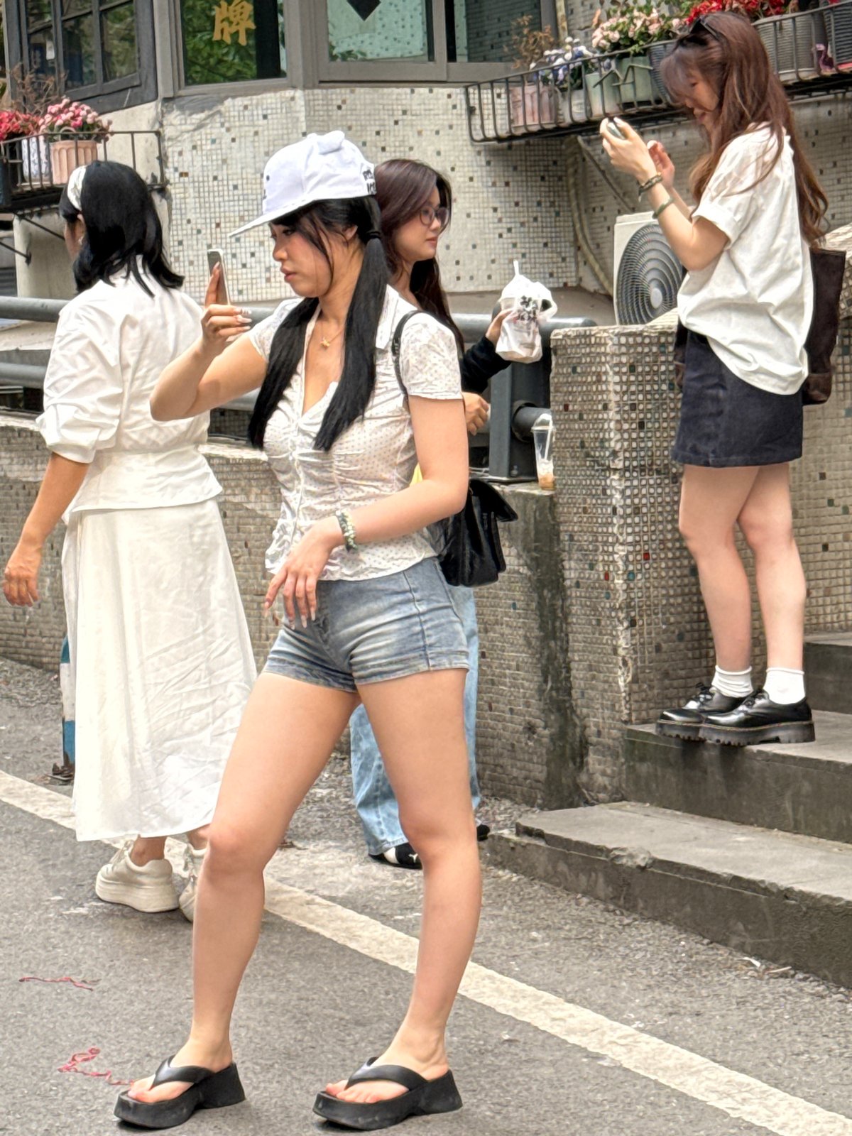 Morning street life and tourism in Chongqing's Yuzhong District