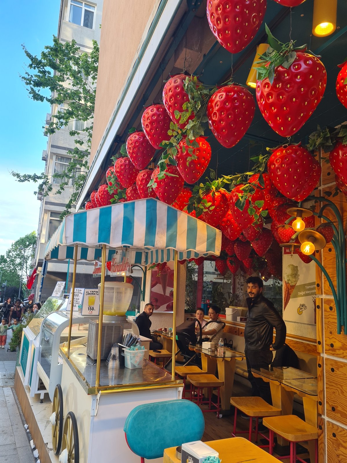 Decorated storefronts with strawberries, Christmas displays spotted in Kadıköy