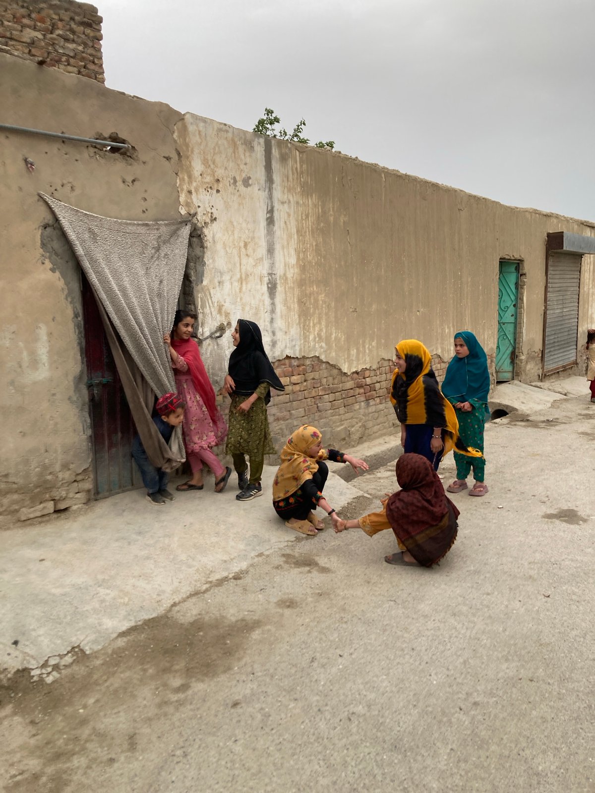 Children's daily life documented in Quetta streets