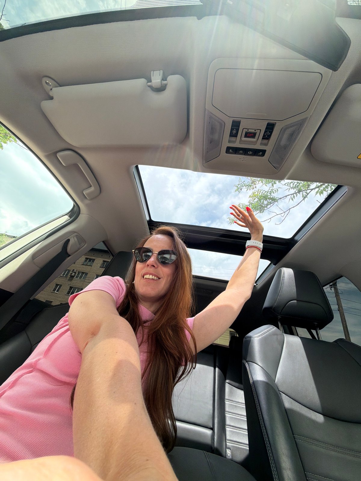 Woman documents early morning activities in Birobidzhan through selfies