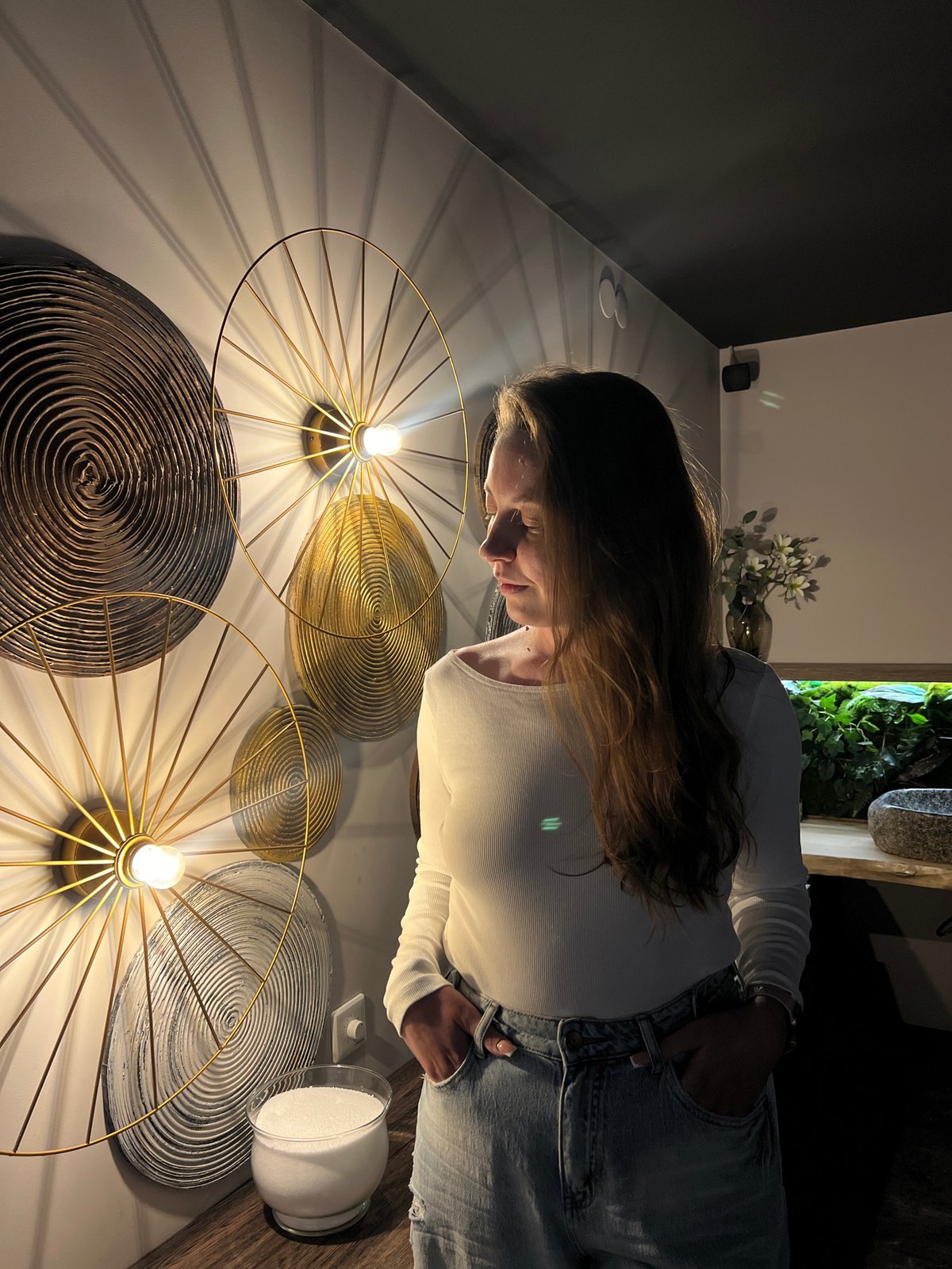 Woman observed standing then lying indoors in Votkinsk
