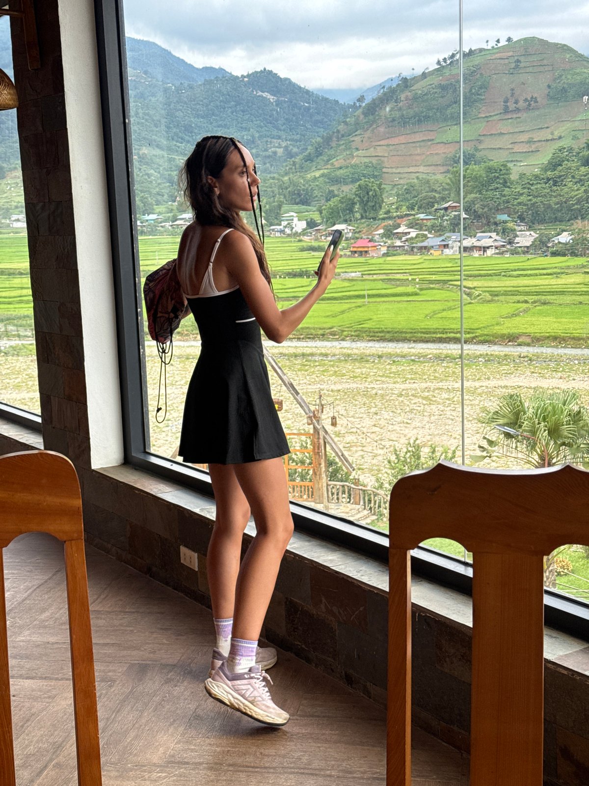 Tourists document scenic visit to Tú Lệ mountain village