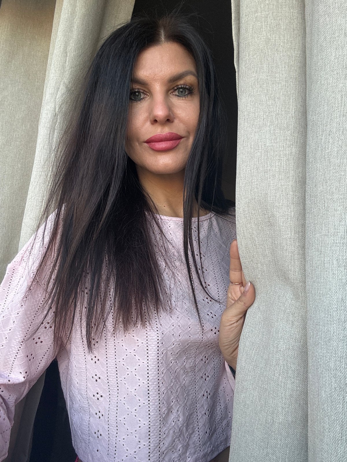 Woman photographed in portrait session in Chaikovsky, Russia