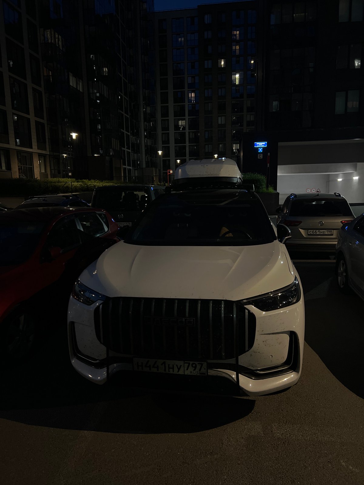 Evening street scenes captured across Russian residential district