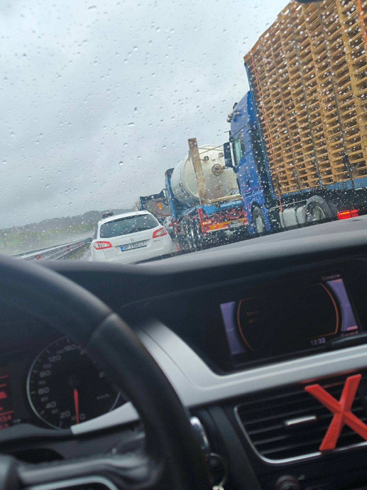 Highway traffic jam reported during rainy weather near Studena