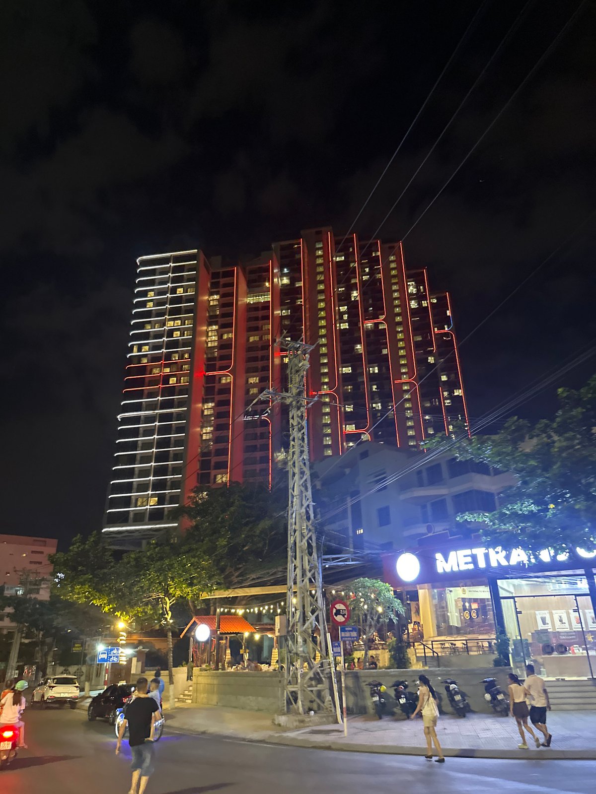 Nighttime street life documented in Bac Nha Trang Ward