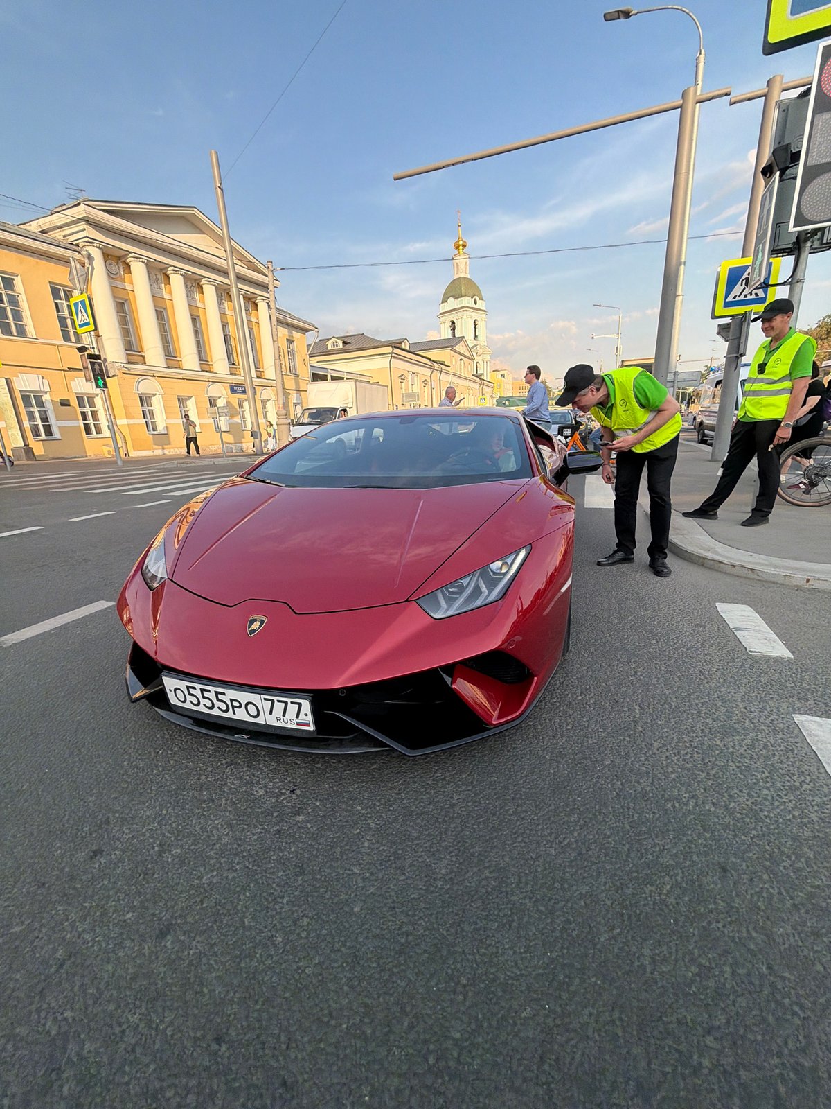 Multiple Moscow scenes captured within minutes across city center