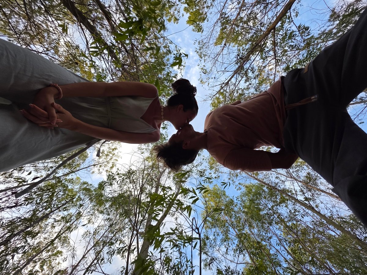 Couple photographed kissing in wooded area of Mui Ne, Vietnam