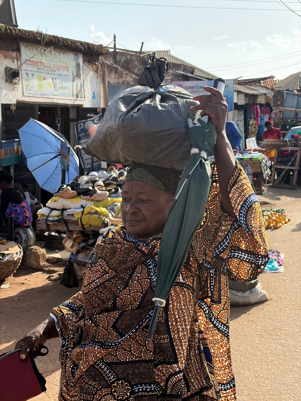 Daily Life Documented in Gura Top Nigeria Market Area