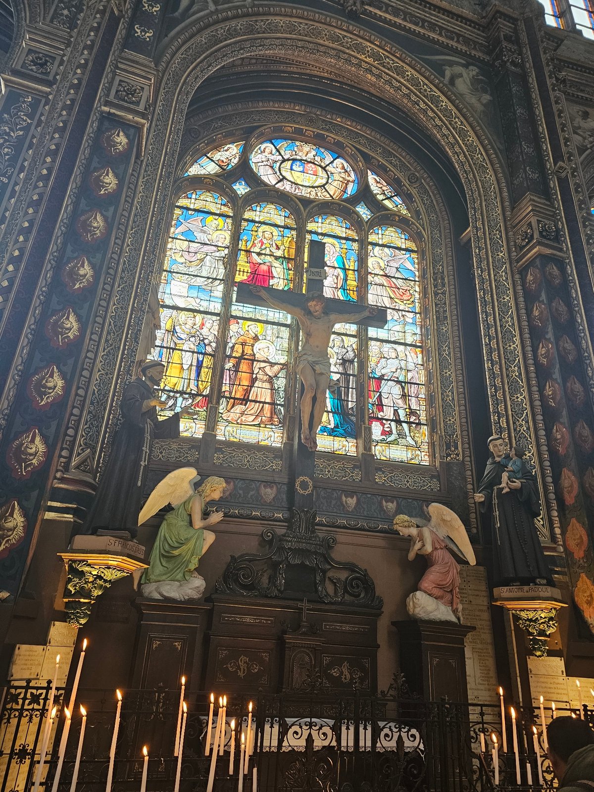 Tourist documents Gothic architecture at Paris religious sites