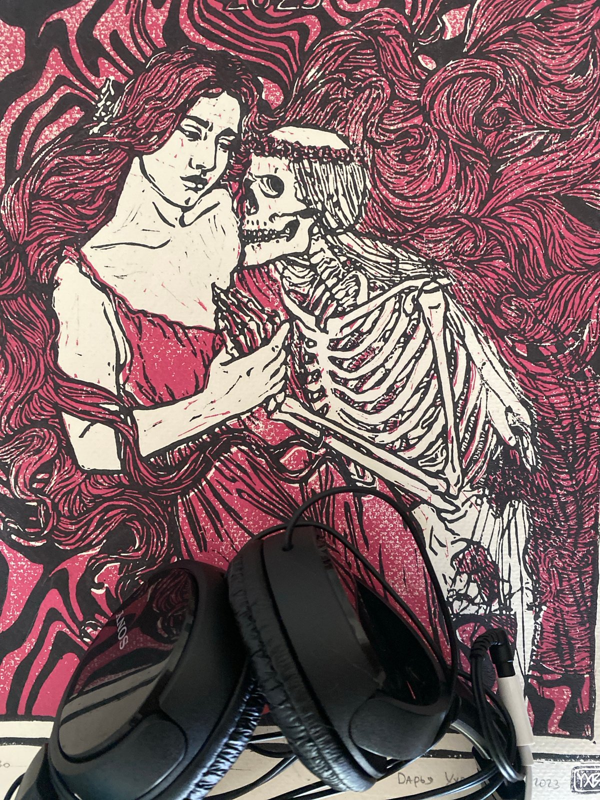 Skeleton artwork documented in Rusanovo, Russia