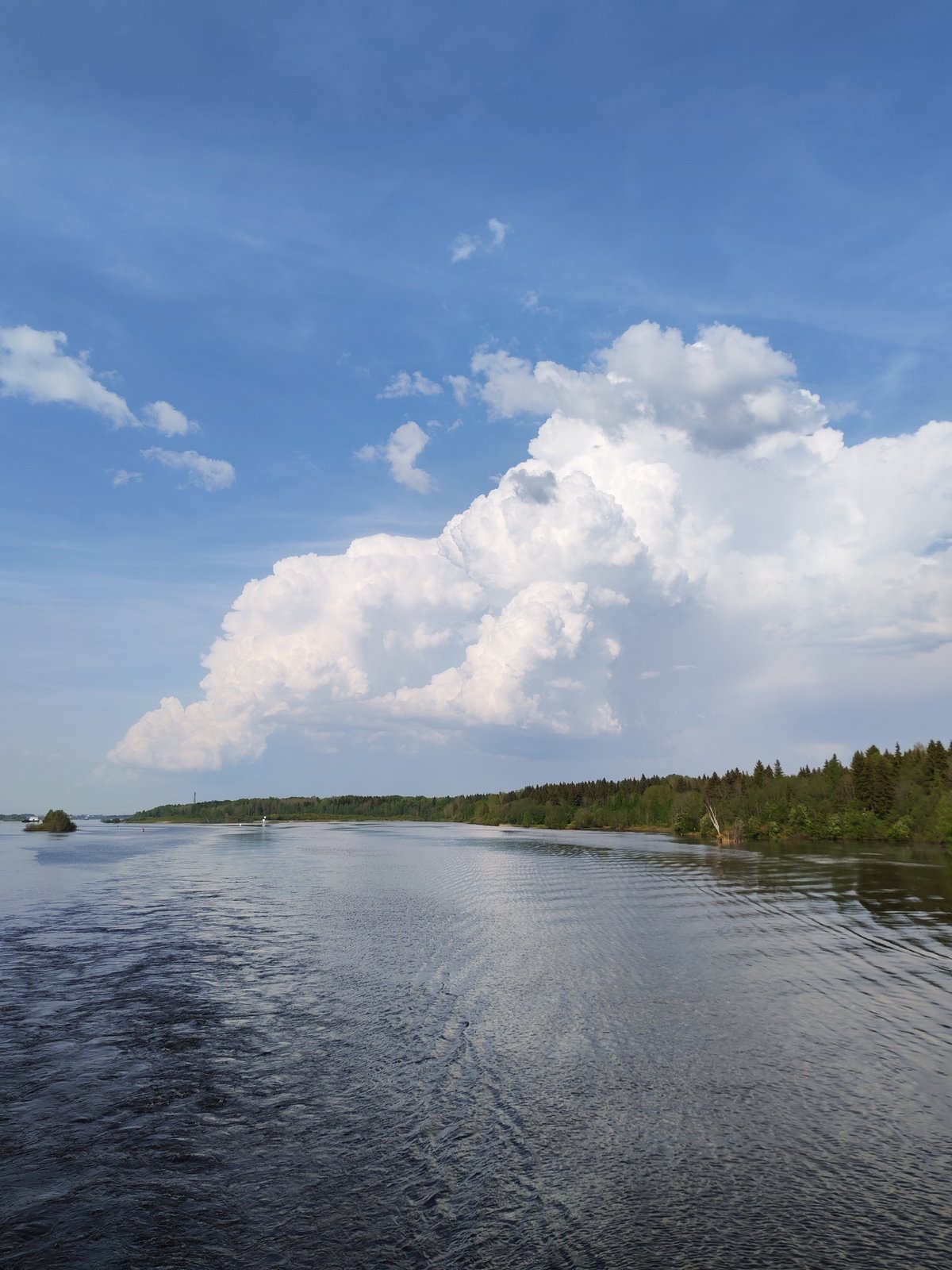 Calm water conditions observed near Sud'bitsy, Russia