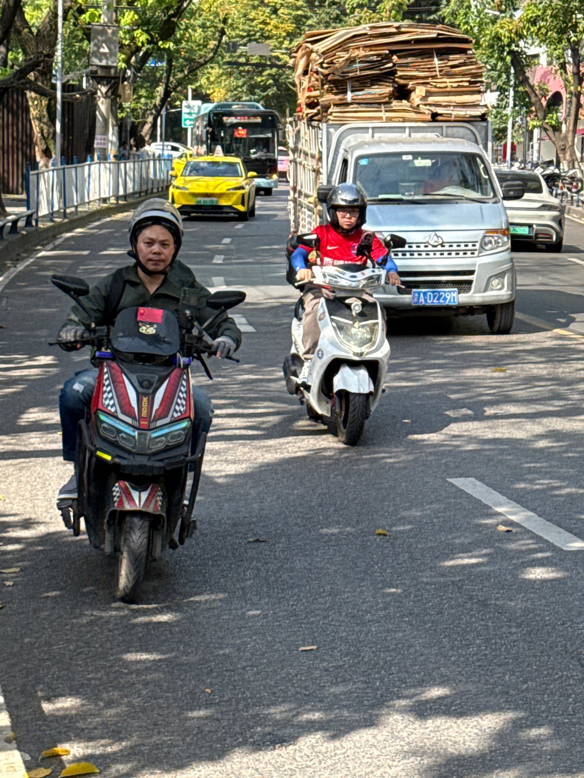 Morning street life documented in Nan'an District, China