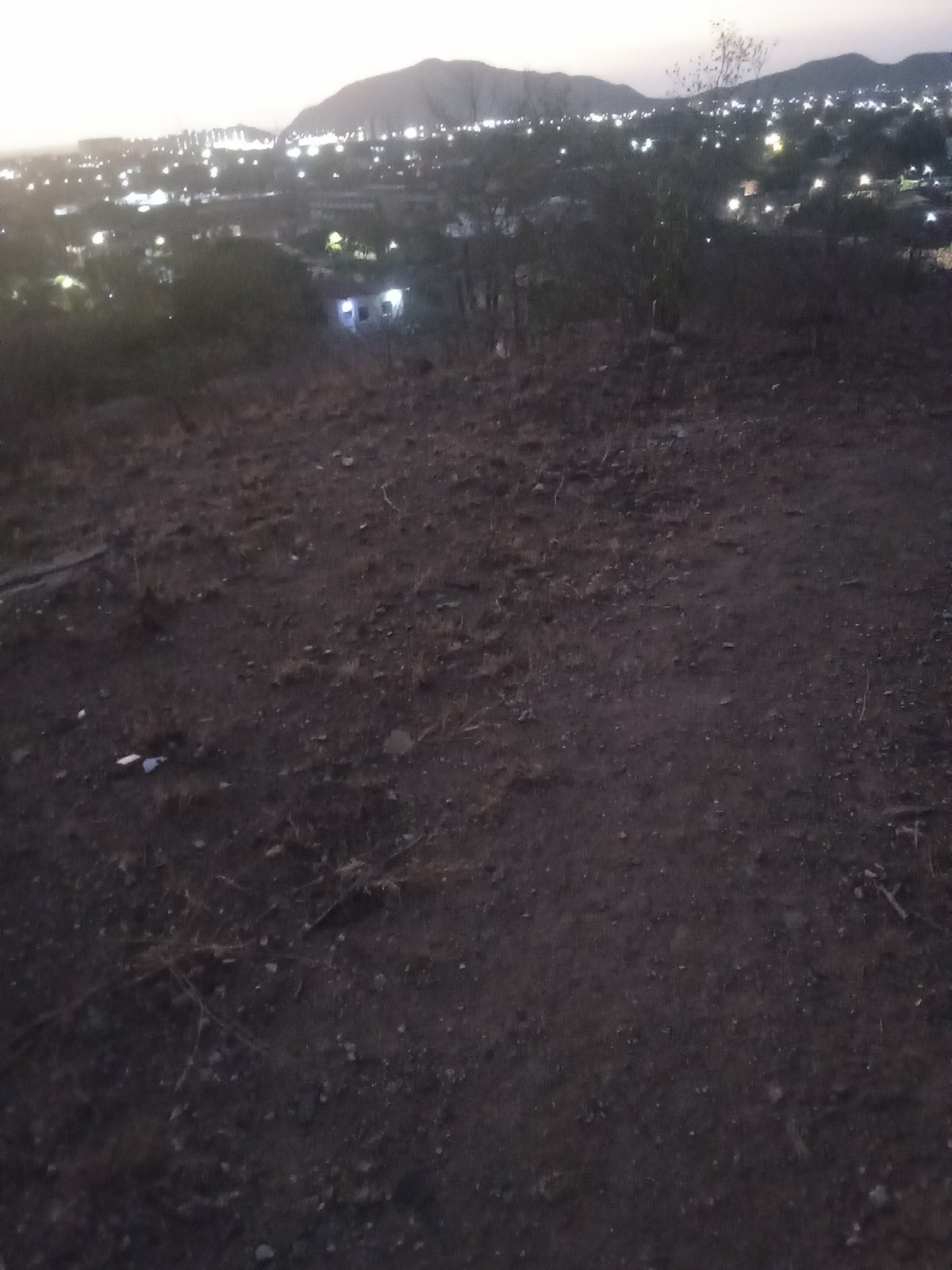 Twilight documented across Juan Griego streets in 17-minute sequence