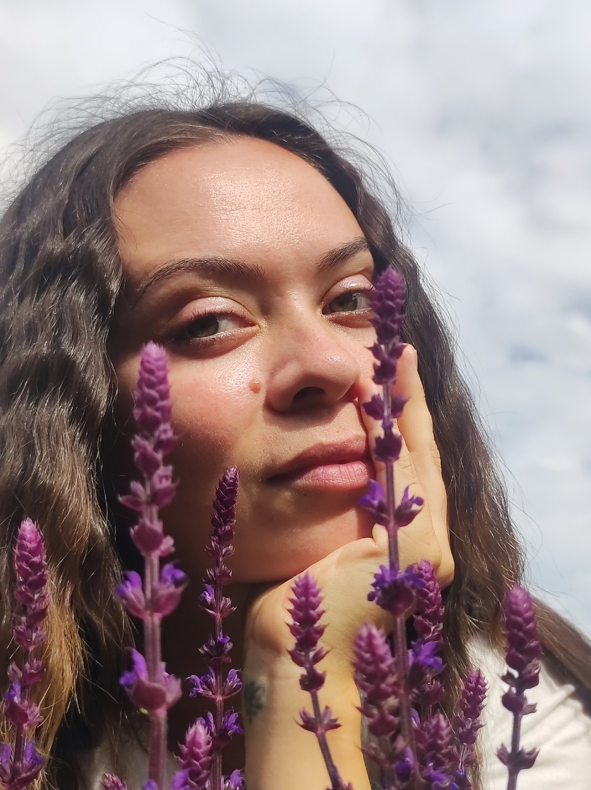 Portrait session with flowers documented at dawn location