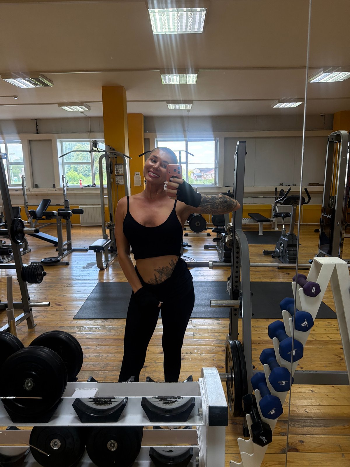Gym session in a classic Pochinki fitness space