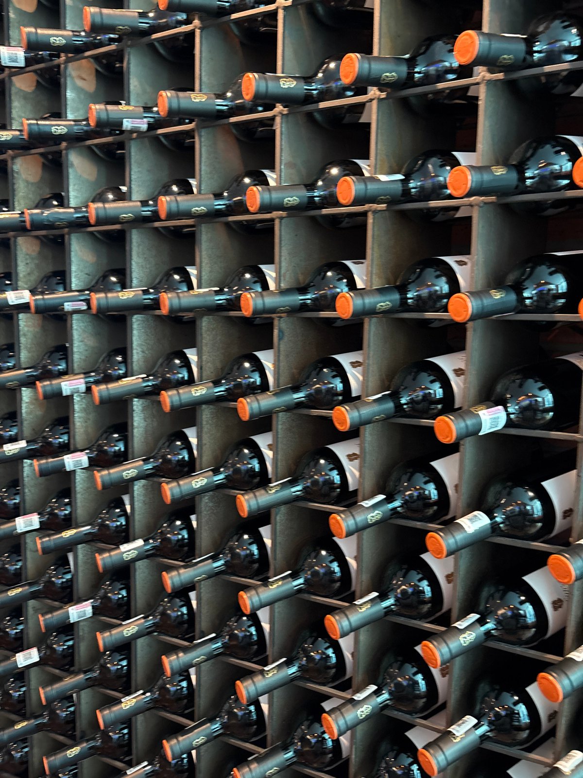 Upscale restaurant wine cellar documented in Huixquilucan de Degollado