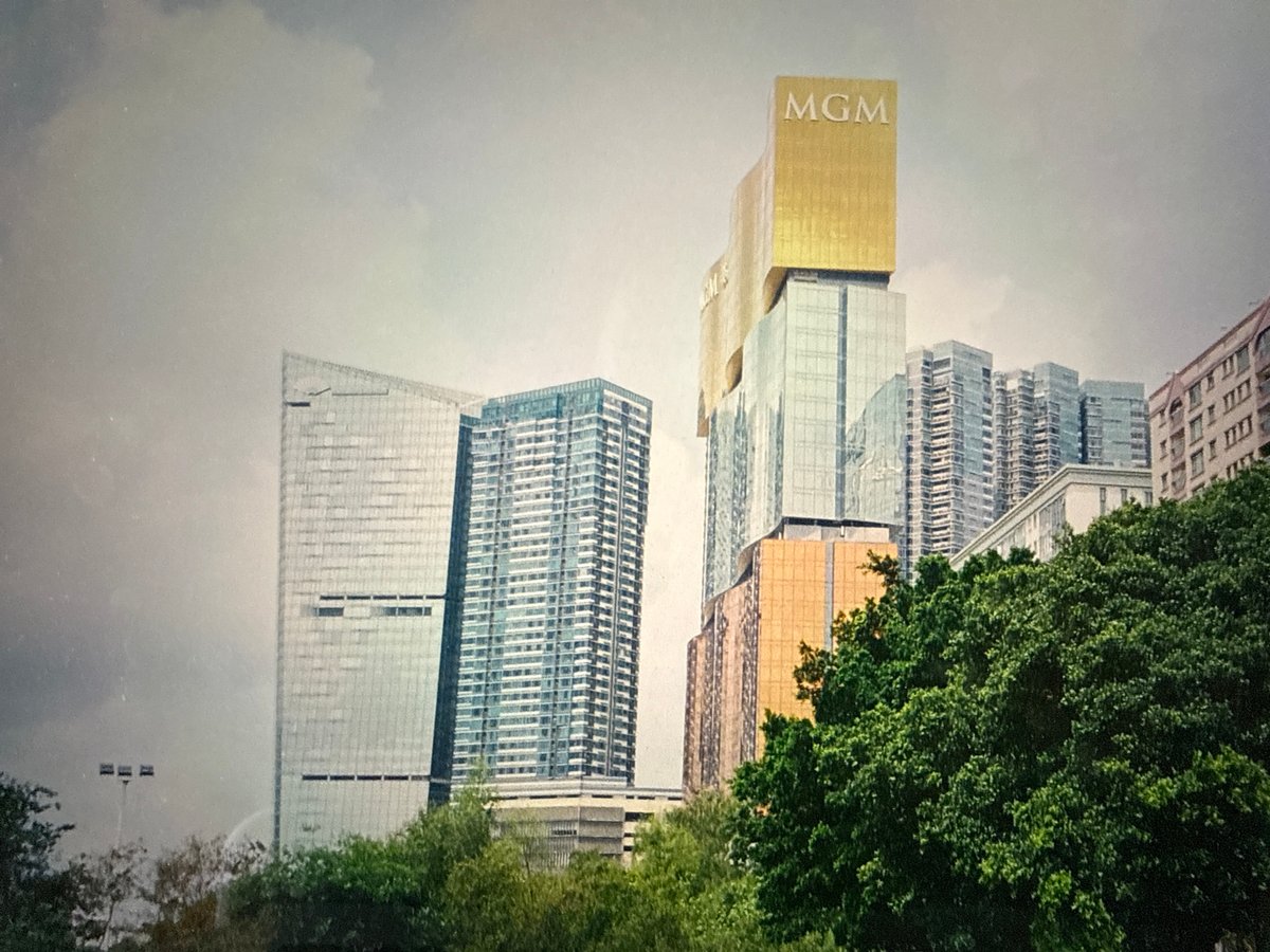Almaty witness documents mixed urban scenes over seven minutes