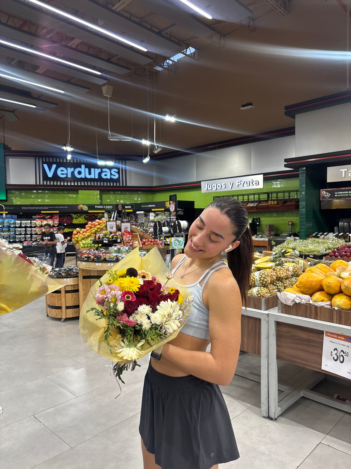Late night grocery shopping captured in Santa Clara Ocoyucan