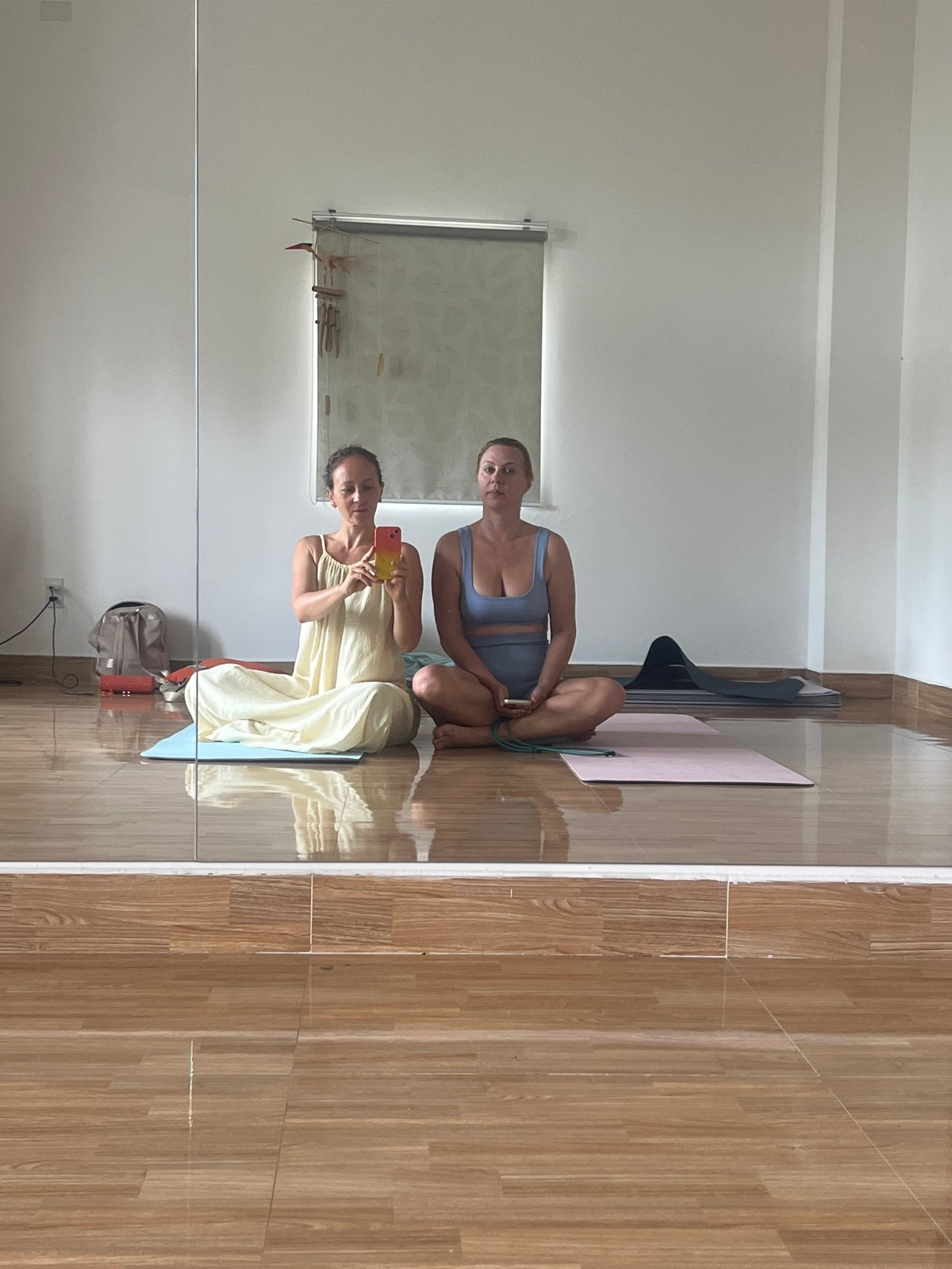 Early morning wellness activities documented at Đà Nẵng spa center