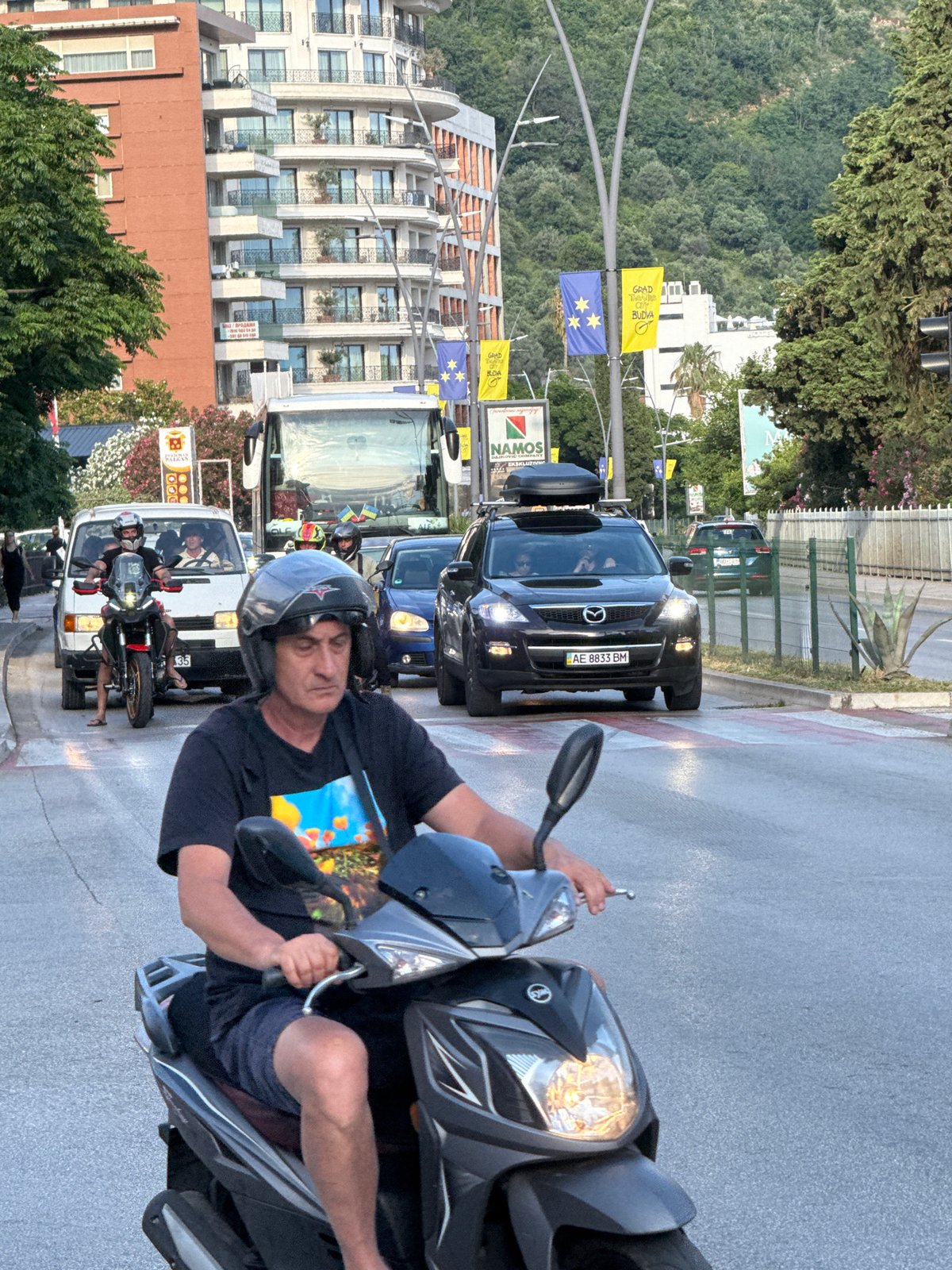 Afternoon life captured across Budva parks and streets